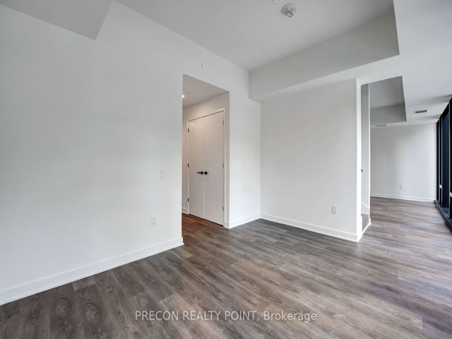 TH07 - 55 Charles St E