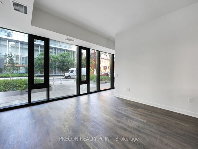 TH07 - 55 Charles St E