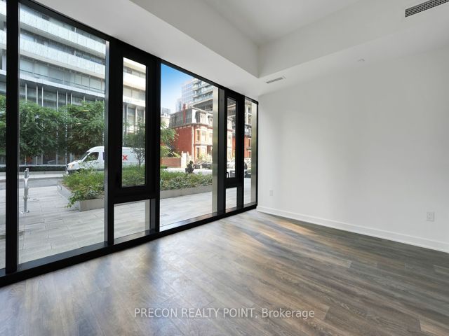 TH07 - 55 Charles St E