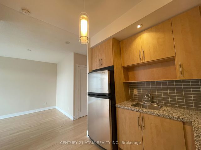 2206 - 120 Homewood Ave