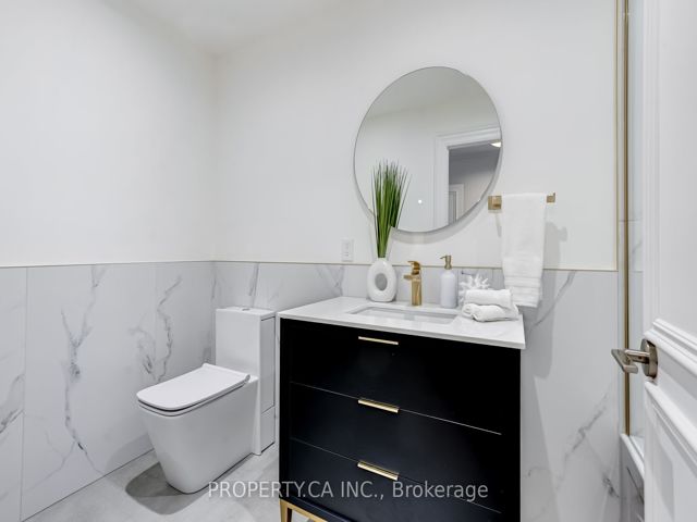 3002 - 33 Mill St