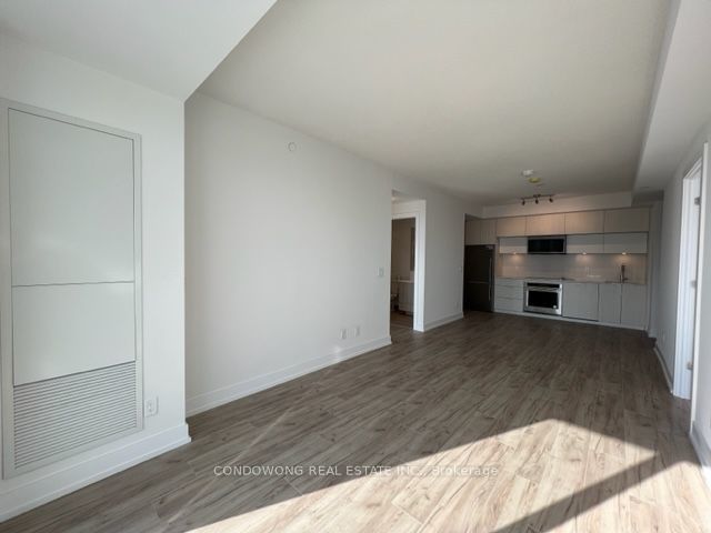 1729 - 25 Adra Grado Way