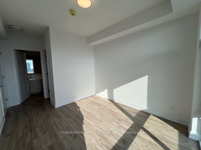 1729 - 25 Adra Grado Way