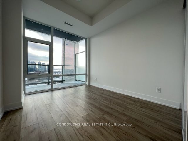 1729 - 25 Adra Grado Way