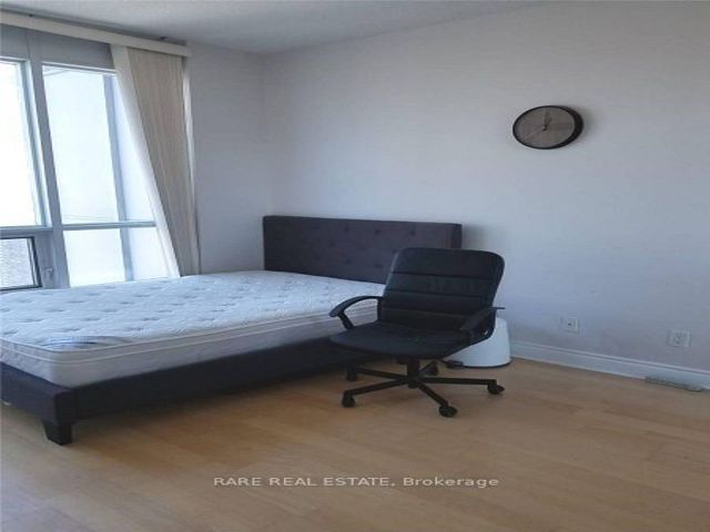 4401 - 763 Bay St