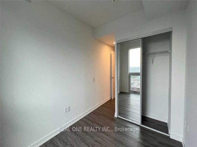 2203 - 39 Roehampton Ave