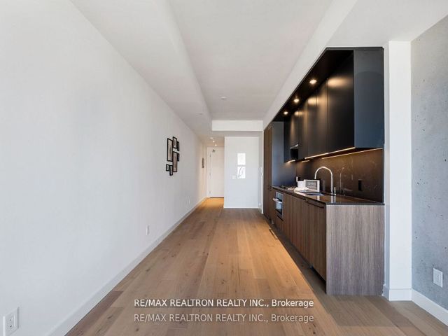 1806 - 81 Wellesley St E