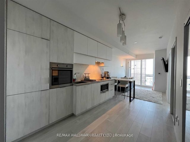 4810 - 8 Eglinton Ave E