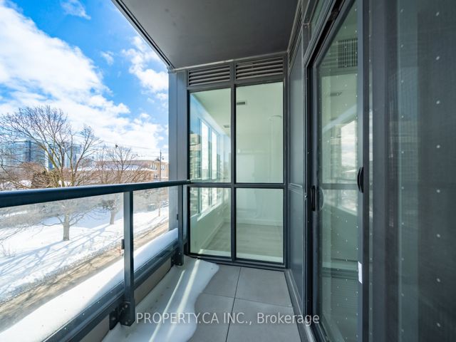 220 - 625 Sheppard Ave E