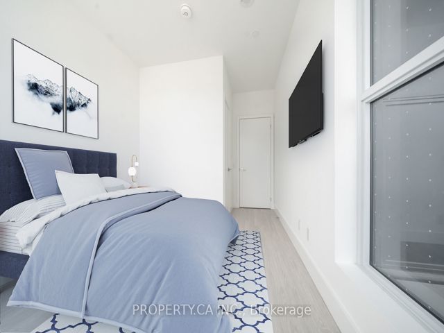 220 - 625 Sheppard Ave E