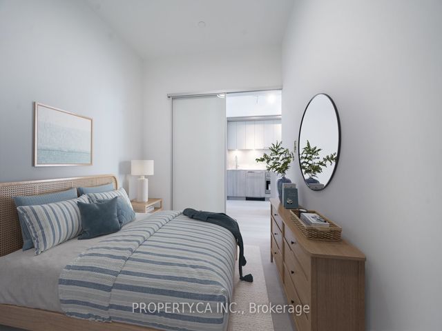 220 - 625 Sheppard Ave E