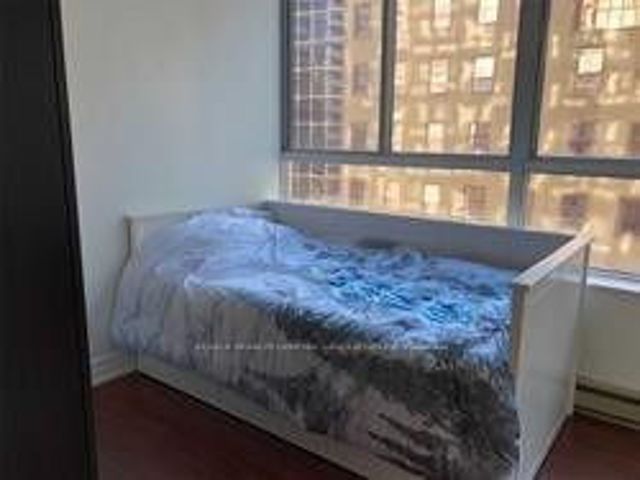 1106 - 717 Bay St