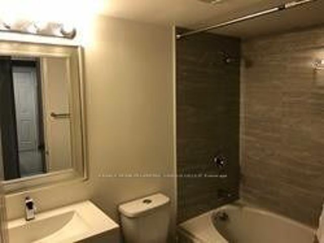1106 - 717 Bay St