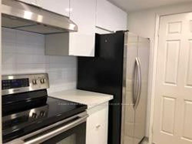 1106 - 717 Bay St