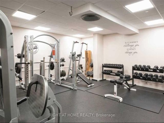 1415 - 260 Seneca Hill Dr