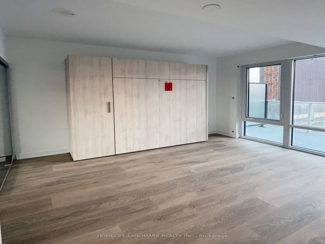 2513 - 501 Yonge St