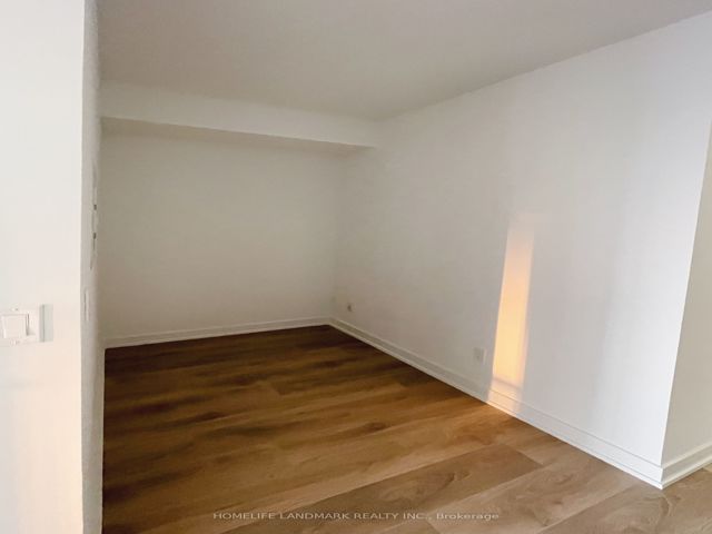 2513 - 501 Yonge St