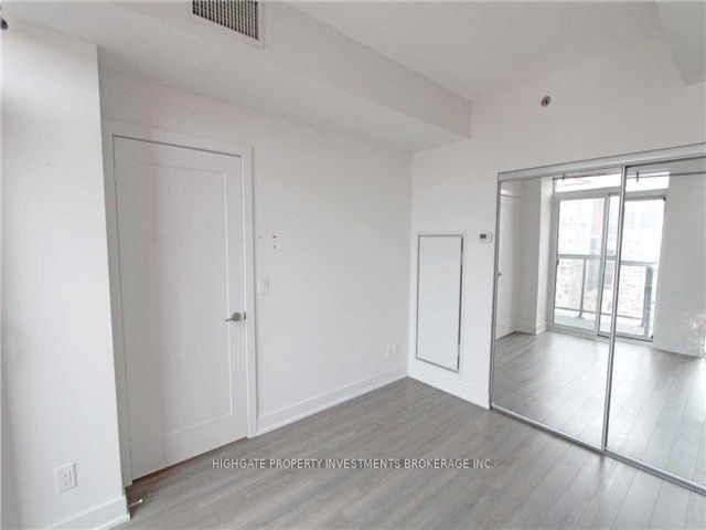 3304 - 318 Richmond St W