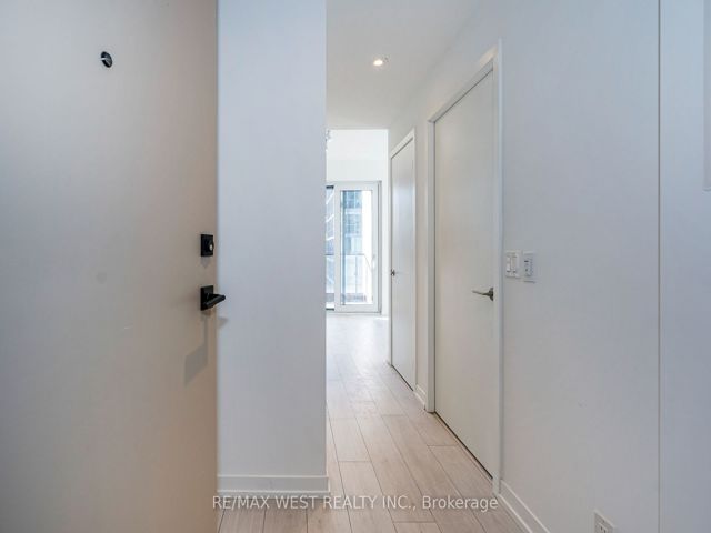 1605 - 55 Mercer St