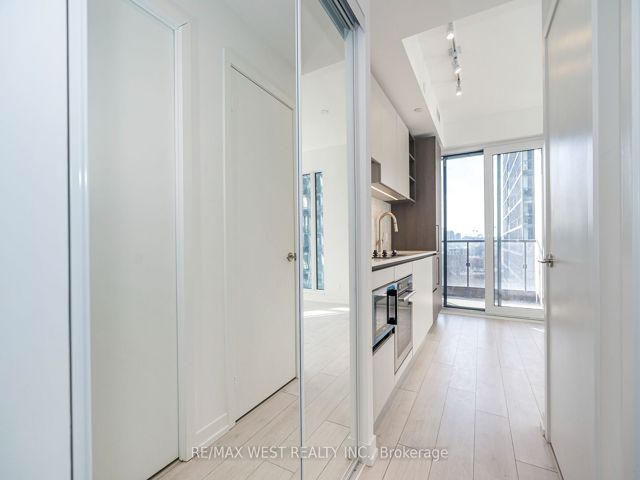 1605 - 55 Mercer St