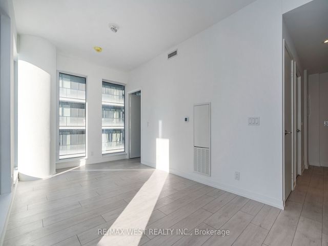1605 - 55 Mercer St