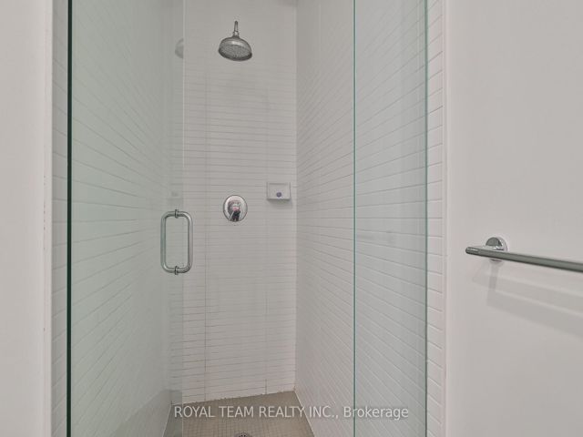 301 - 66 Portland St
