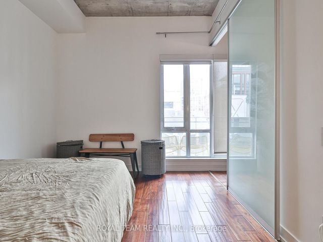 301 - 66 Portland St