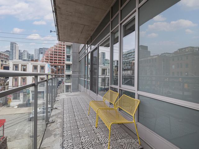 301 - 66 Portland St