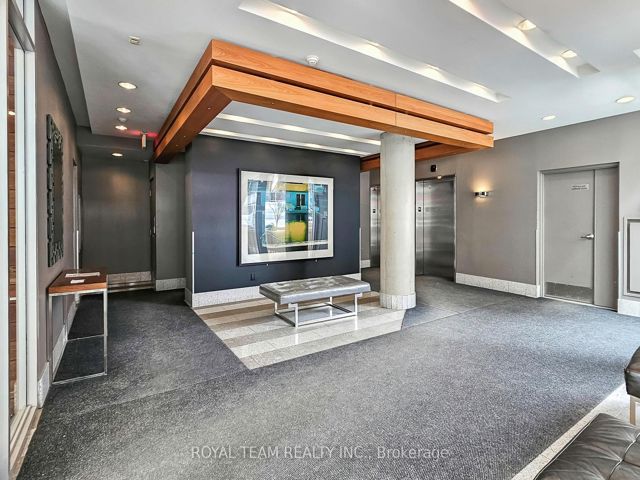 301 - 66 Portland St
