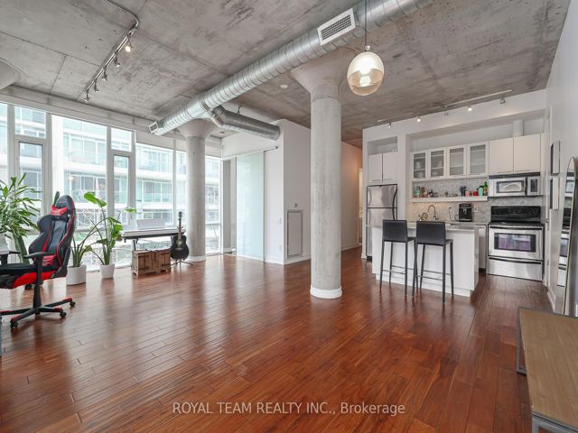 301 - 66 Portland St
