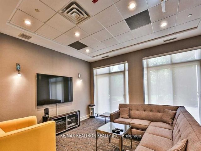 620 - 650 Sheppard Ave E