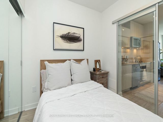 1064 - 135 Lower Sherbourne St