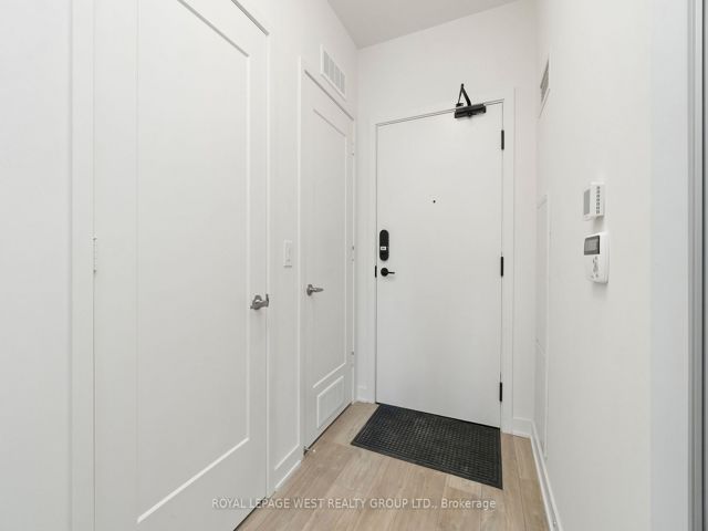 1064 - 135 Lower Sherbourne St