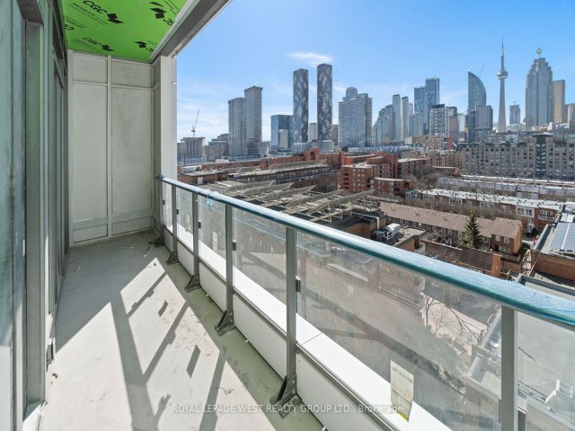 1064 - 135 Lower Sherbourne St