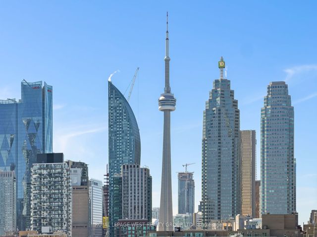 1064 - 135 Lower Sherbourne St