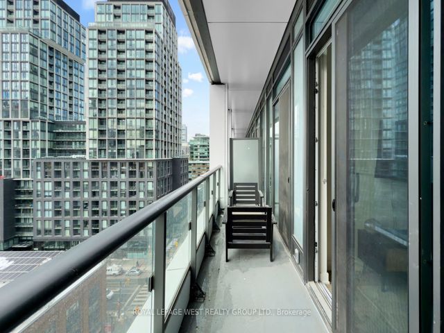 1064 - 135 Lower Sherbourne St