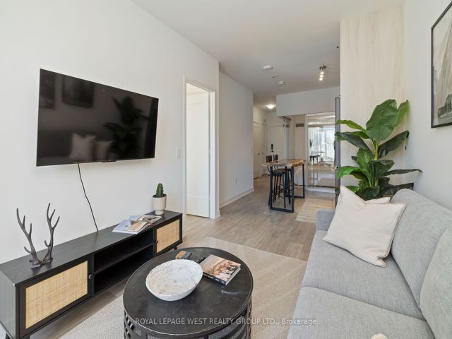 1064 - 135 Lower Sherbourne St