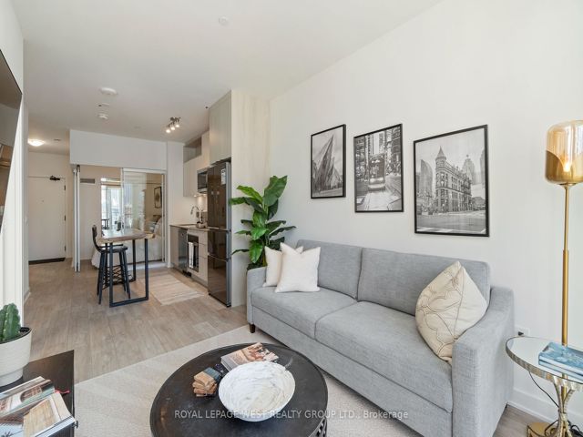 1064 - 135 Lower Sherbourne St
