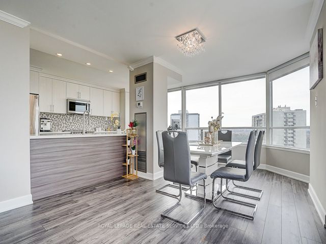 1006 - 1121 Steeles Ave W
