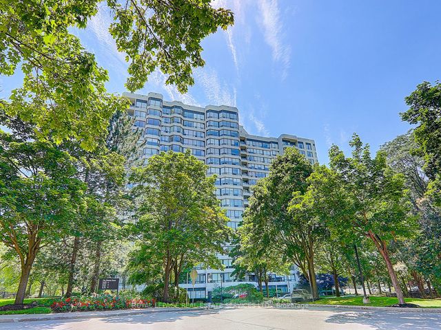 1006 - 1121 Steeles Ave W