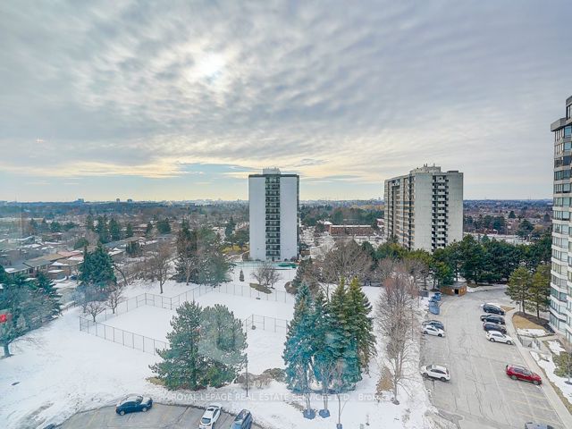 1006 - 1121 Steeles Ave W