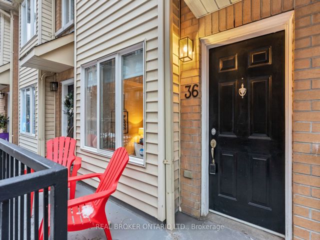 36 - 208 Niagara St