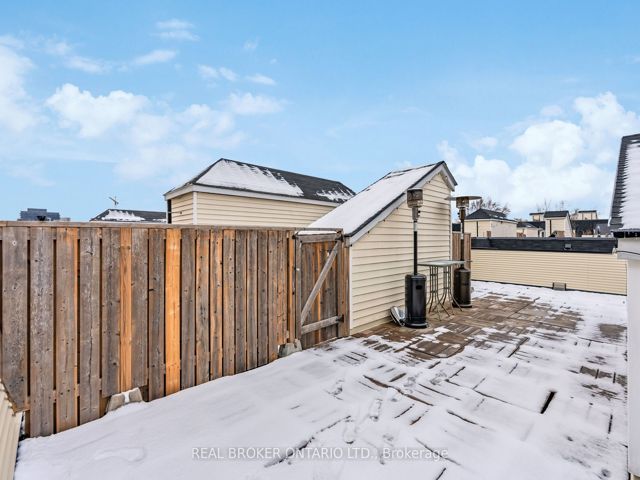 36 - 208 Niagara St