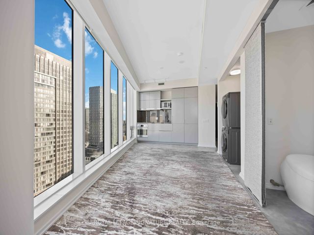2612 - 197 Yonge St