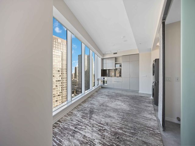 2612 - 197 Yonge St
