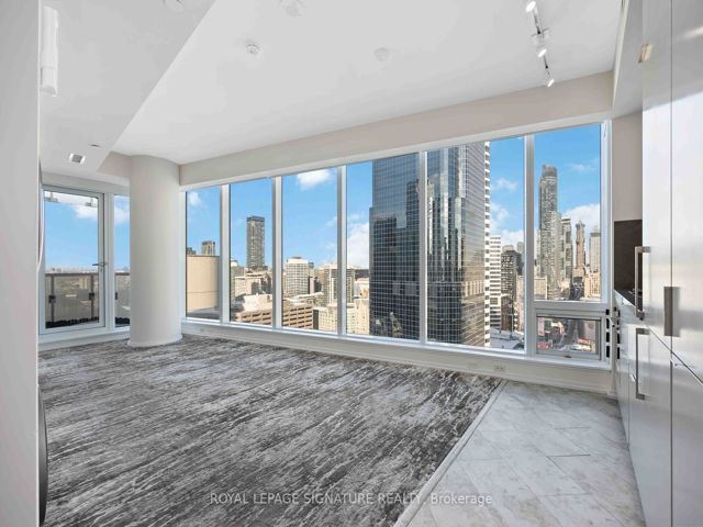 2612 - 197 Yonge St