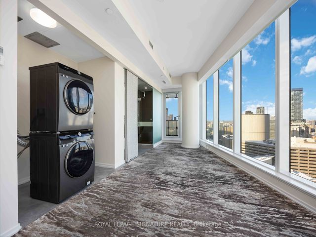 2612 - 197 Yonge St