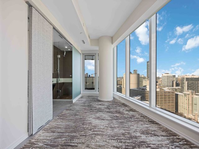 2612 - 197 Yonge St