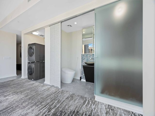 2612 - 197 Yonge St