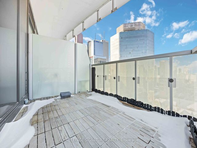 2612 - 197 Yonge St
